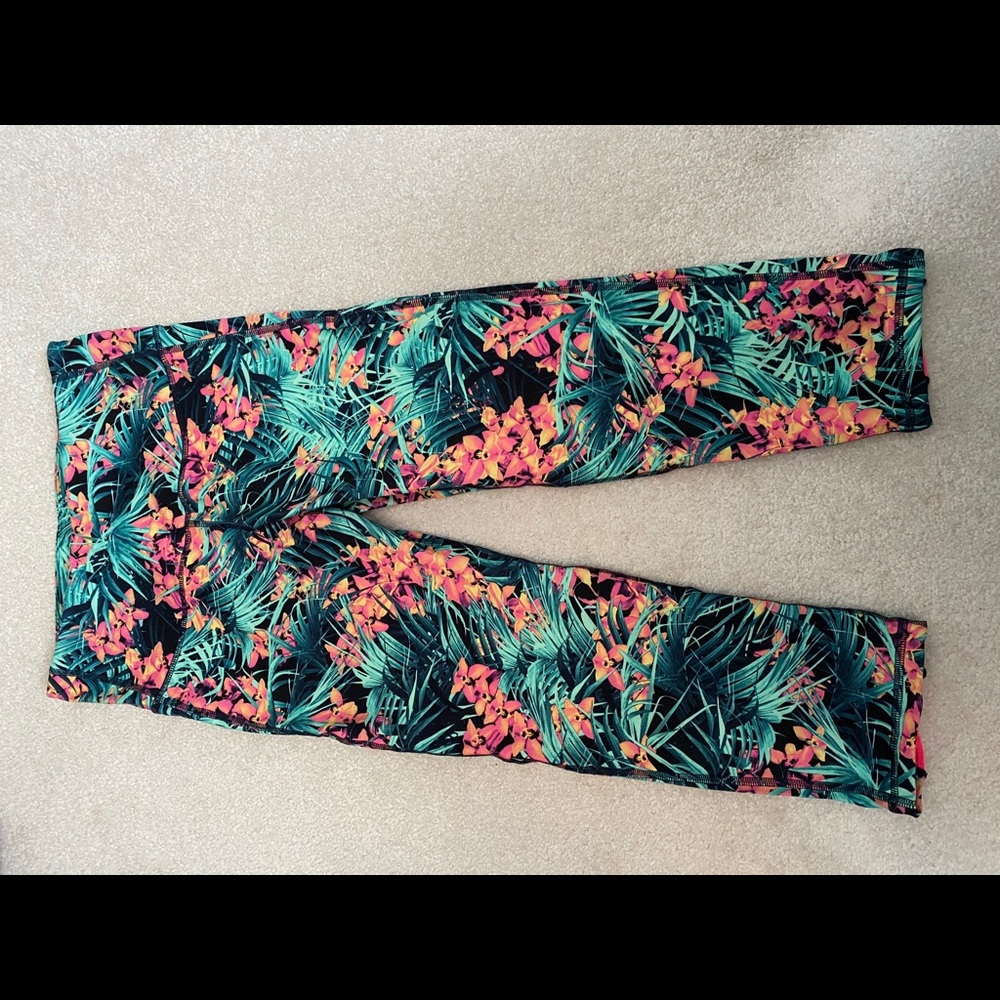 Old Navy Active Go-Dry Capris